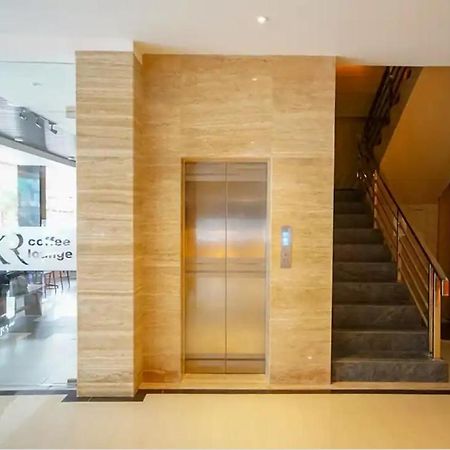 Twospaces Living At Kr Hotel Palembang Eksteriør billede